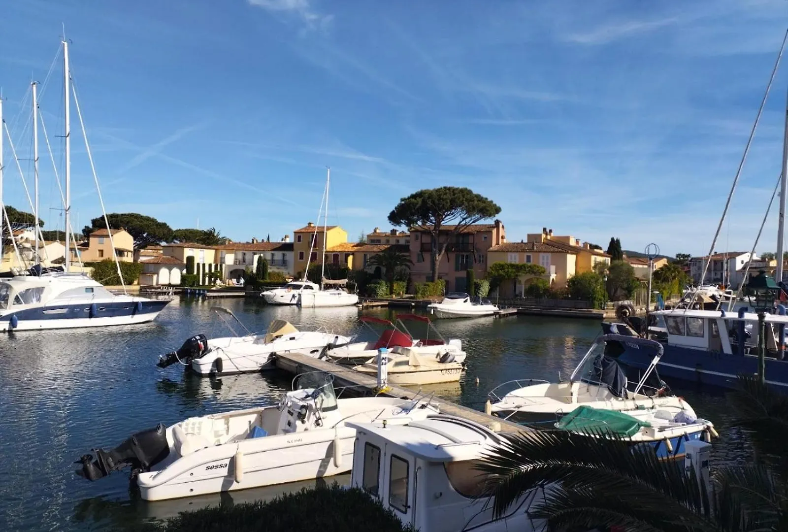 Vue Sur Le Canal De Port Grimaud